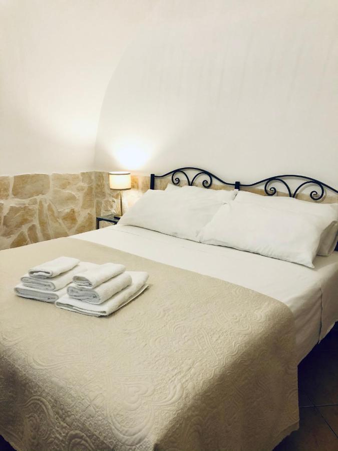 Dimora Bellini Apartment And Rooms 카스텔라나그로테 외부 사진